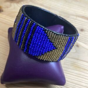 Beaded and leather pulse🌺